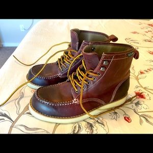 Women’s Eastland moc toe lace up boots